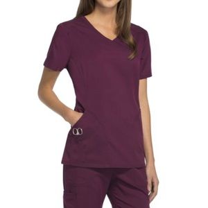 SCRUBSTAR Scrub Set in Wine